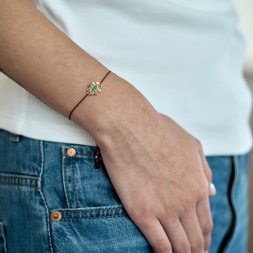 Bracelet avec fil rouge : secrets spirituels et joaillerie sacrée
