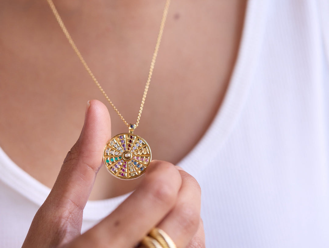 Le bijou en mouvement - un geste, un souffle, une présence