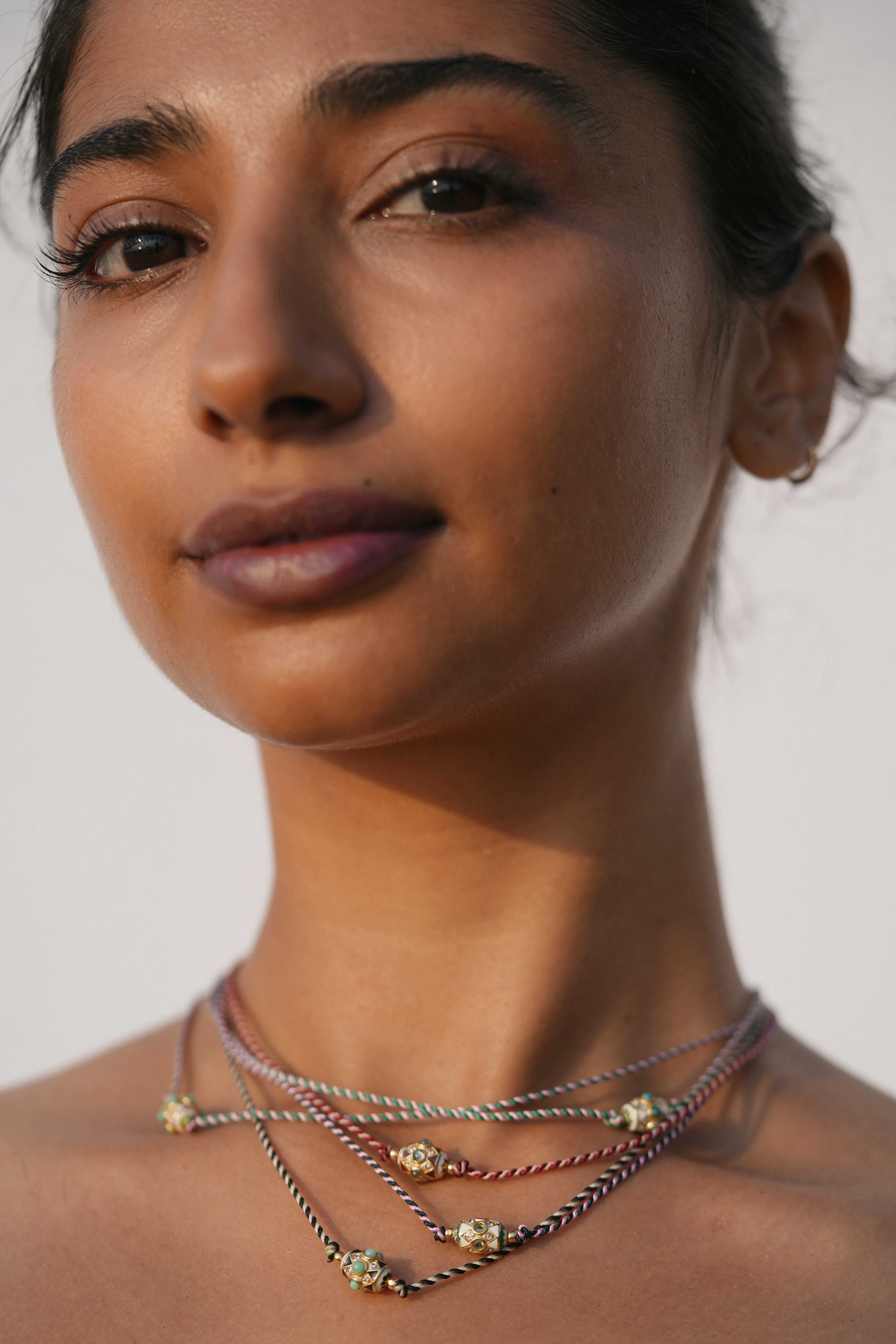 Cien Fuegos Collier Orishas : 5 secrets de la collection de bijoux sacrés