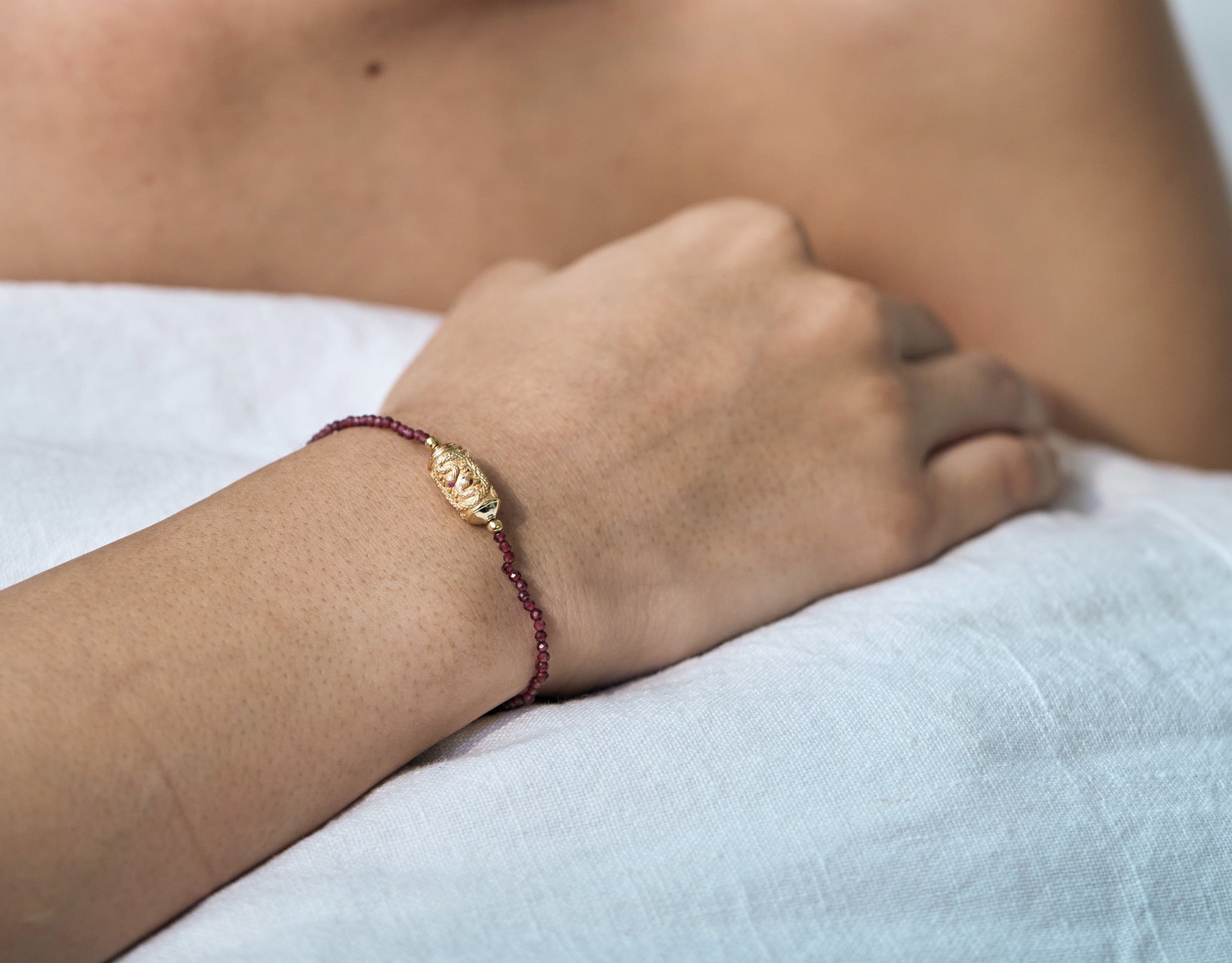 5 Façons d'Adopter la Tendance Shakti en Bijouterie