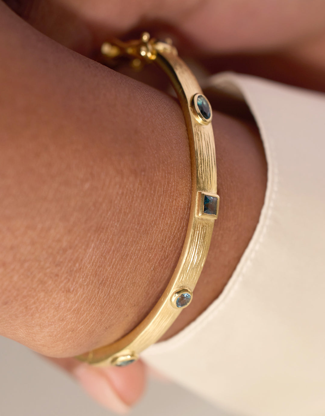 5 Elements cuff London Blue Topaz