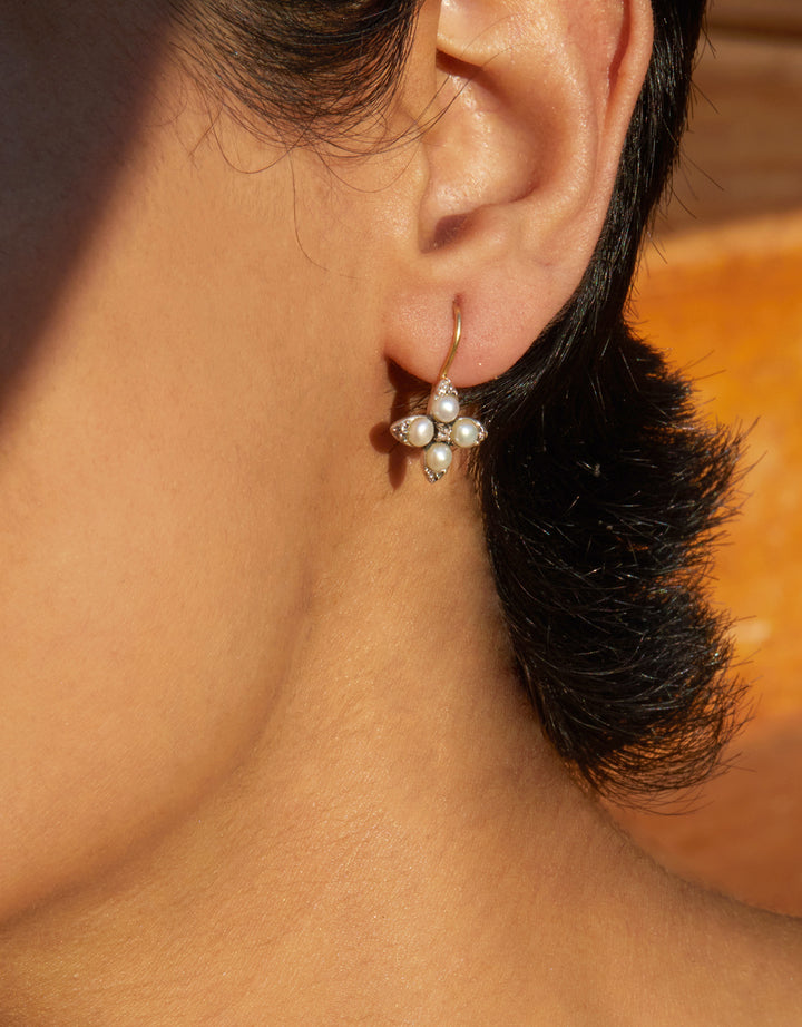 Marguerite Nacre Boucles d’oreilles