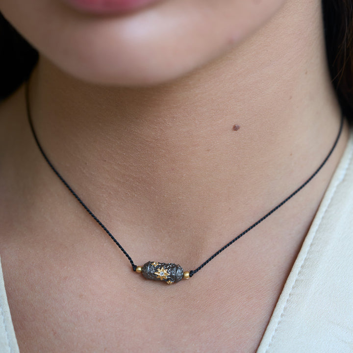Choker Rakhi My Universe 1 fil noir
